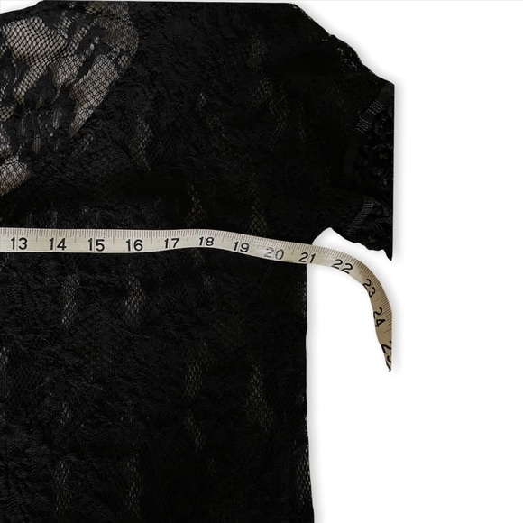 🚫Vintage fringe lace top🚫SOLD🚫 - Picture 9 of 10